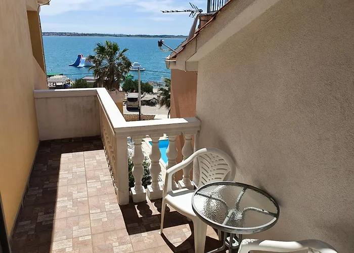 Sea View Apartments Nina