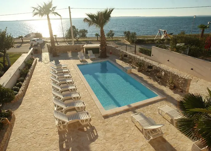 Sea View Apartments Nina