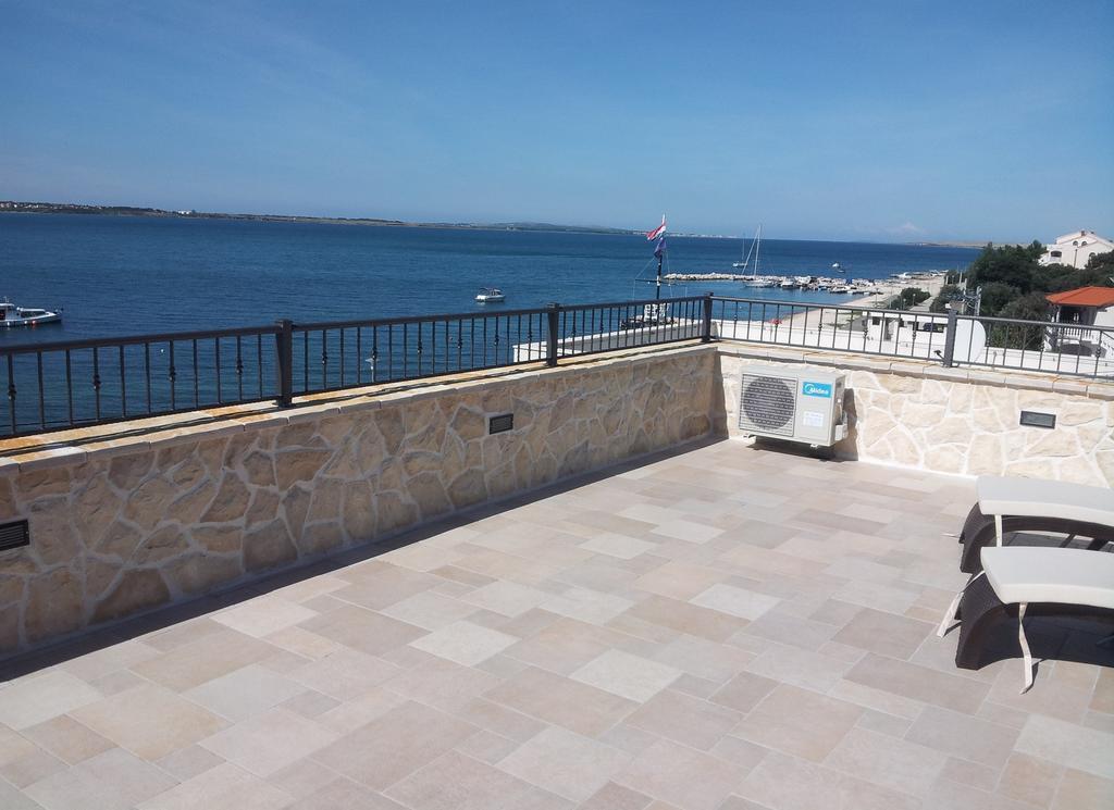 Sea View Nina Apartma *