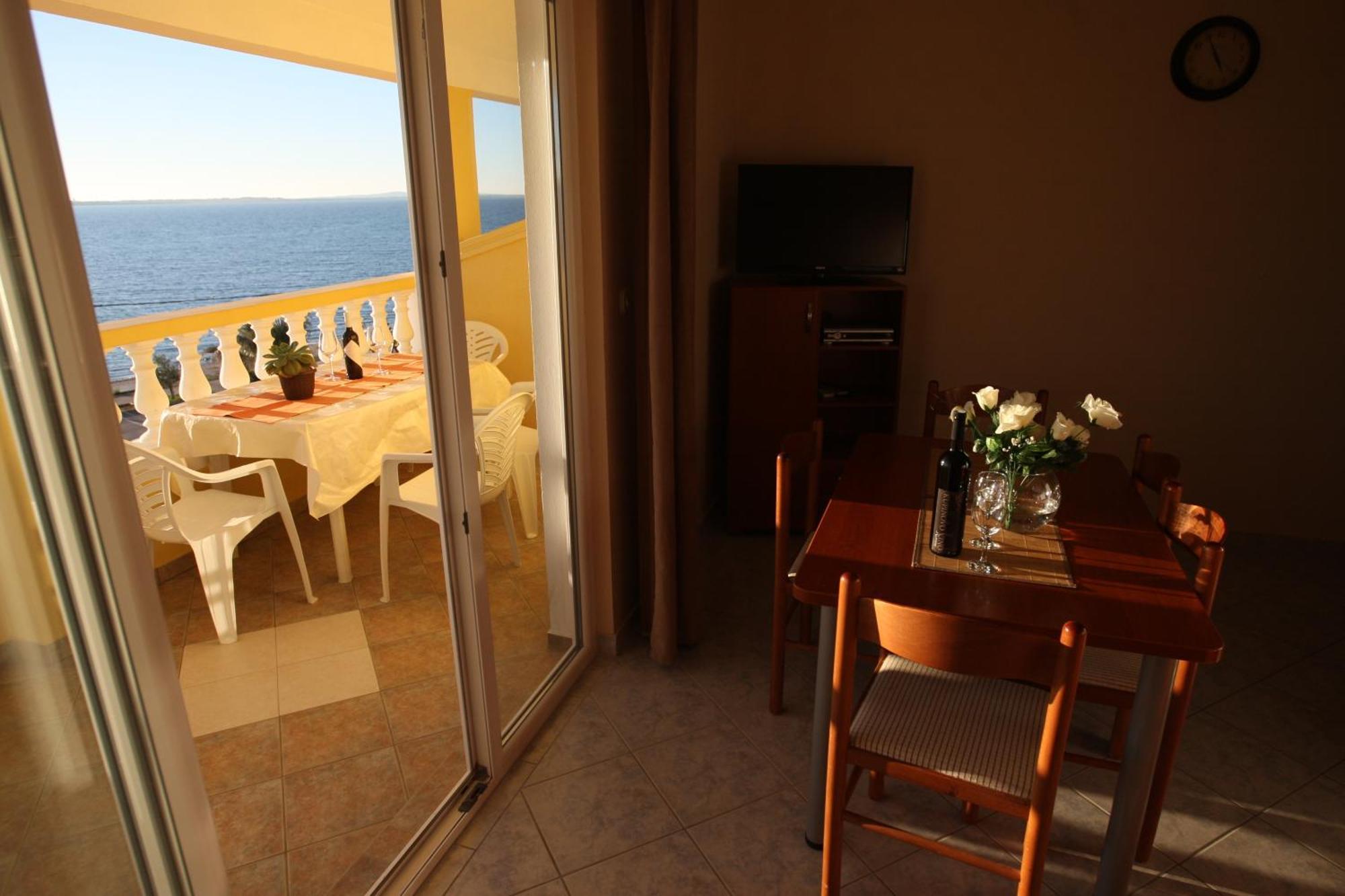 Sea View Nina Apartma *