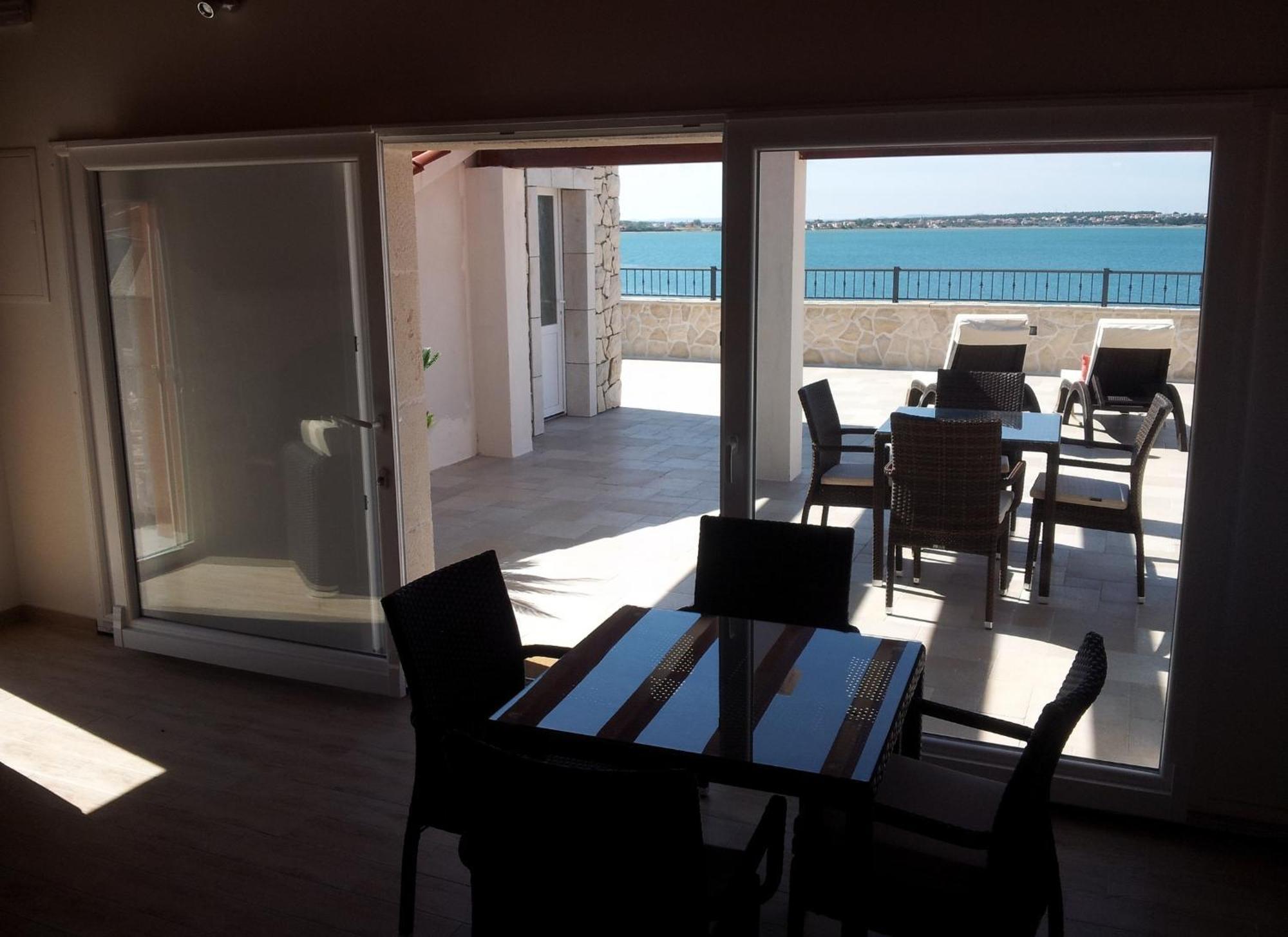 Sea View Nina