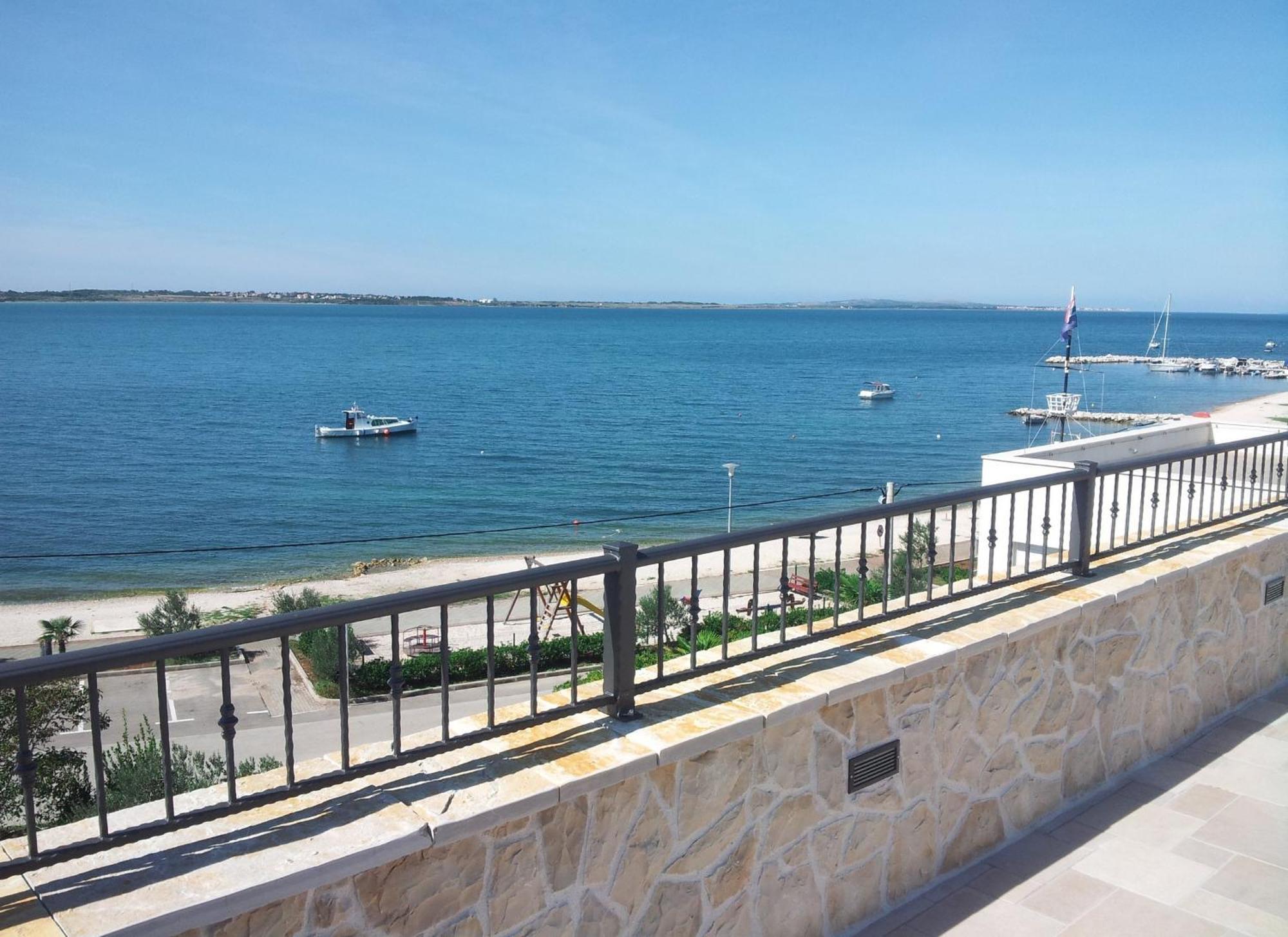 Apartma Sea View Nina Vrsi