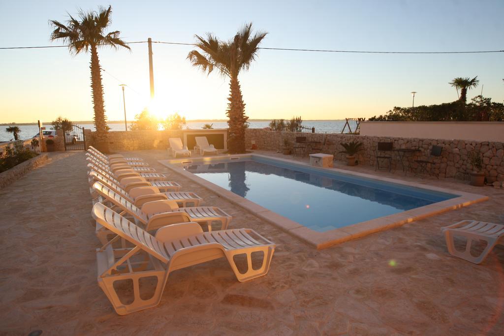Sea View Nina Apartma *