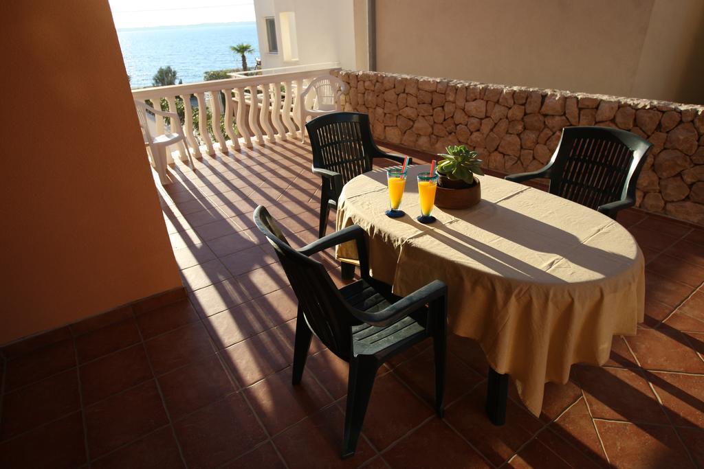 Apartma Sea View Nina Vrsi