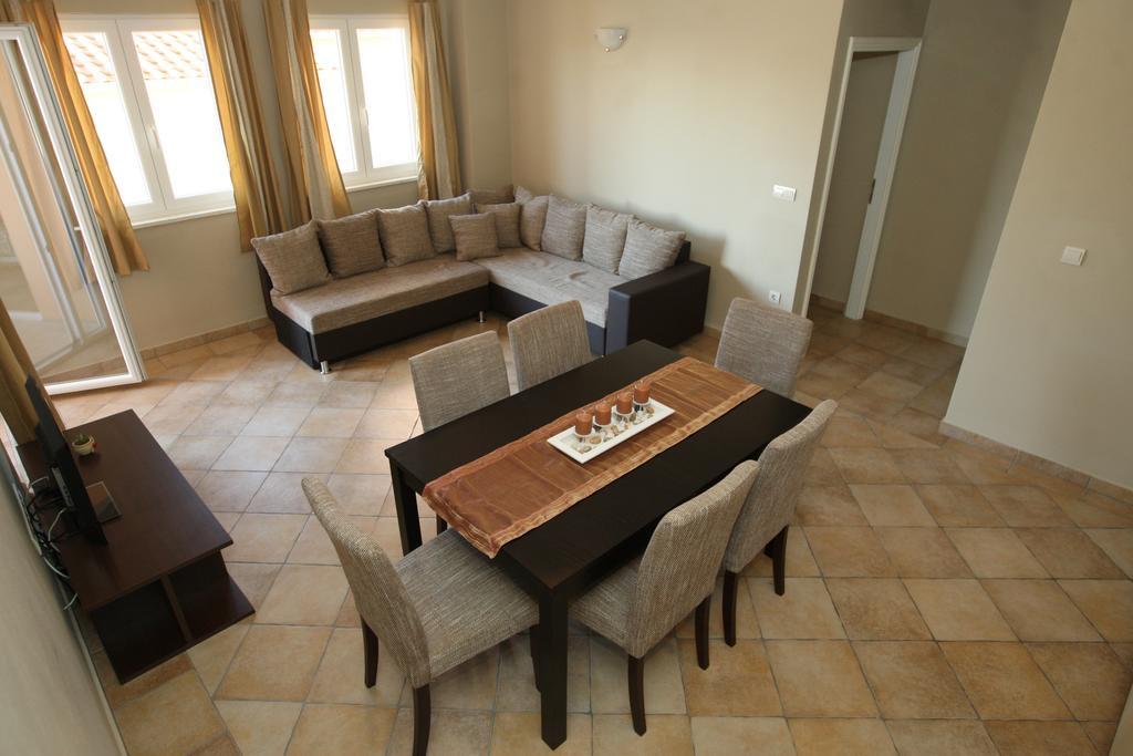 Sea View Nina Apartma